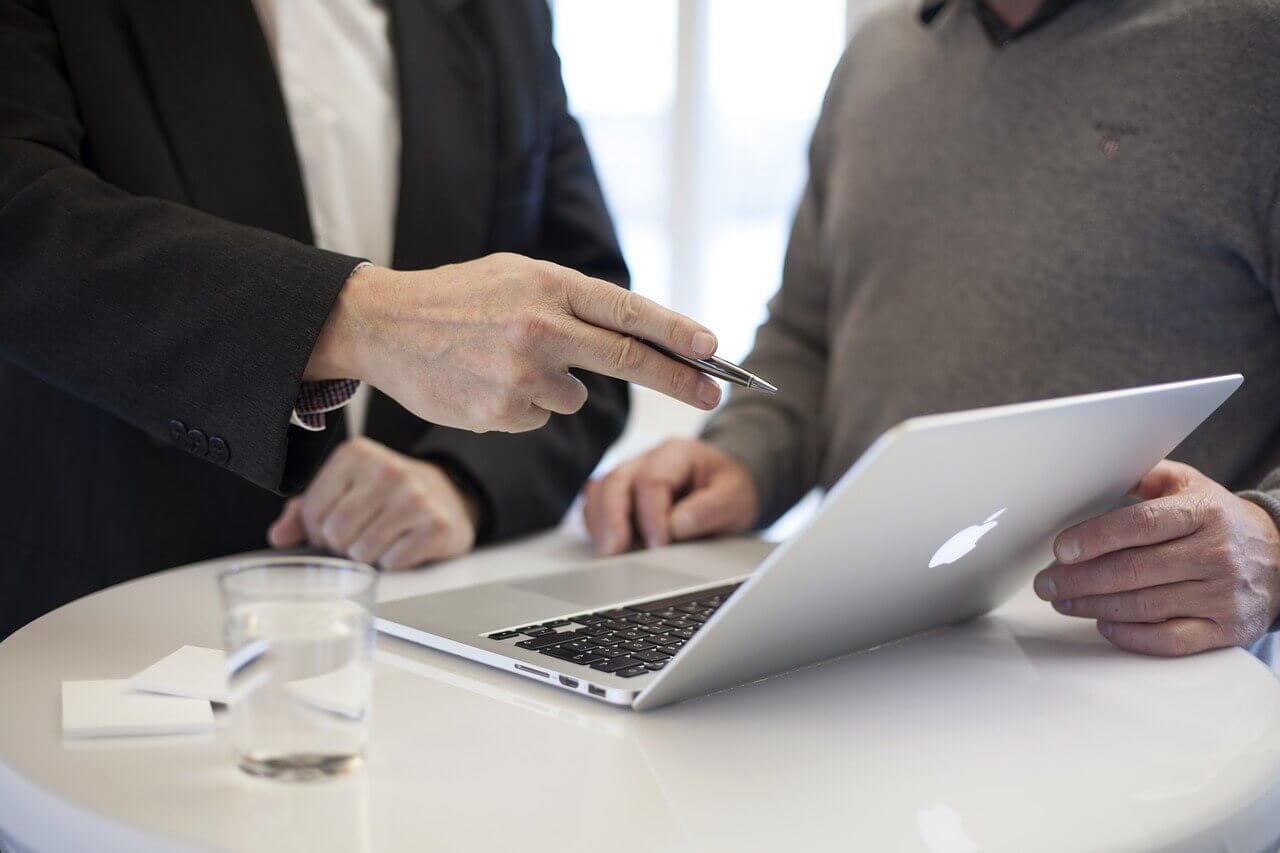 Accountant and Client discussing business